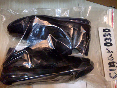 Nike LeBron VII (7) Low Sample Black/Red Plum Dark Grey nike air max lebron 7 low ss black black 1 11 Nike LeBron VII (7) Low Sample Black/Red Plum Dark Grey