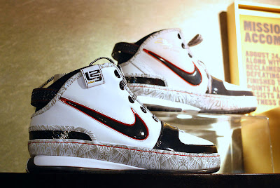 Less limited United We Rise ZL6 Premiere in Hong Kong nike zoom lebron 6 pe olympic united we rise 11 15 Less limited United We Rise ZL6 Premiere in Hong Kong