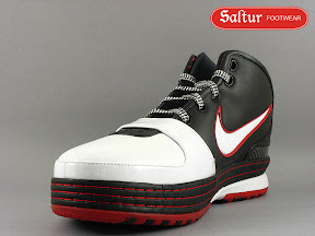 nike zoom lebron 6 gr black white red 9 02 Nike Zoom LeBron VI KIDS vs MENS Comparison
