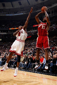 Cavs On a Winning Streak. King James Debuts the Initial ZL6 lebron james nba 081108 cle at chi 01 Cavs On a Winning Streak. King James Debuts the Initial ZL6
