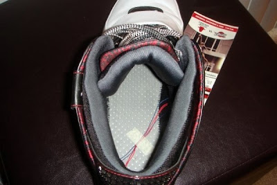 nike zoom lebron 6 pe black white red 1 06 LeBron James Zoom LeBron VI Game Worn Player Exclusive
