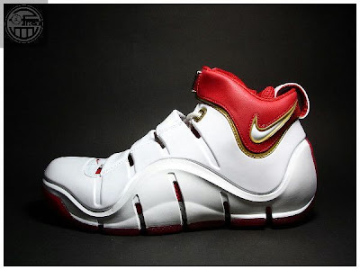 A Look Back at King James Nike Zoom LeBron IV Home PE lbj4 pe wht red11 02 A Look Back at King James Nike Zoom LeBron IV Home PE