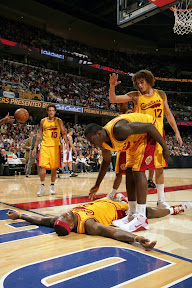 lebron james nba 081203 cle vs nyk 05 Cavaliers on a Roll. LeBron James Breaks out the HWC ZLVI