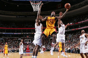 lebron james nba 081210 cle at phi 09 Hawks Stop Cavaliers Eleven Game Winning Streak