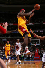 lebron james nba 081210 cle at phi 05 Hawks Stop Cavaliers Eleven Game Winning Streak