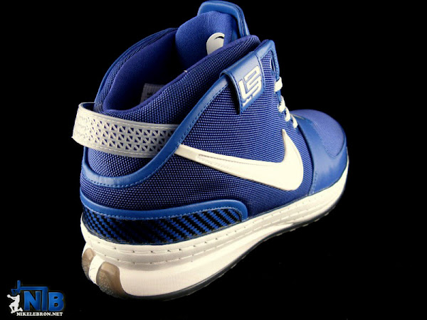 Ultimate Nike LeBron James ZLVI 8220Kid8221 Showcase