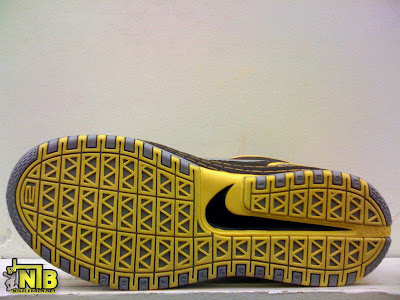 Upcoming Nike Zoom LeBron VI NYC Taxi Real Pictures nike zoom lebron 6 pe taxi new york 3 06 Upcoming Nike Zoom LeBron VI NYC Taxi Real Pictures