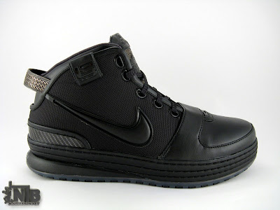 Triple Black Nike Zoom LeBron VI in High Definition nike zoom lebron 6 gr black anthracite 12 01 Triple Black Nike Zoom LeBron VI in High Definition