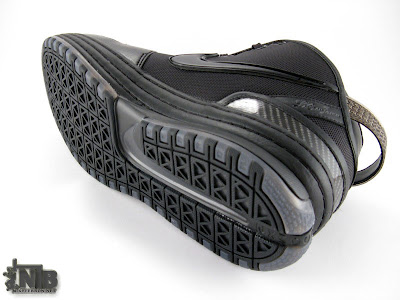 Triple Black Nike Zoom LeBron VI in High Definition nike zoom lebron 6 gr black anthracite 12 04 Triple Black Nike Zoom LeBron VI in High Definition