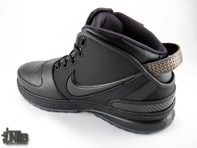 Triple Black Nike Zoom LeBron VI in High Definition nike zoom lebron 6 gr black anthracite 12 08 Triple Black Nike Zoom LeBron VI in High Definition