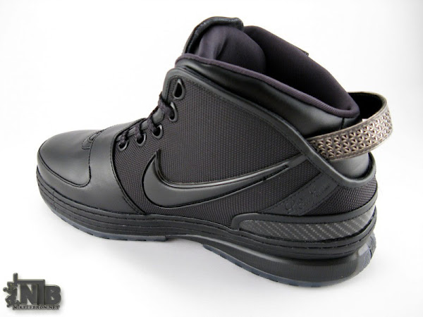 8220Triple Black8221 Nike Zoom LeBron VI in High Definition