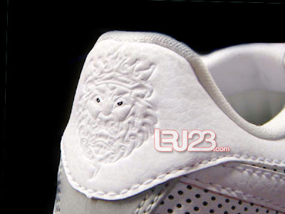 Nike Zoom LeBron 6 Low White and Silver Actual Pics nike zoom lebron 6 low gr white silver 1 03 Nike Zoom LeBron 6 Low White and Silver Actual Pics