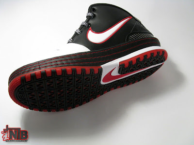 nike zoom lebron 6 gr black white red 16 37  A Common Colorway For An Extraordinary Sneaker