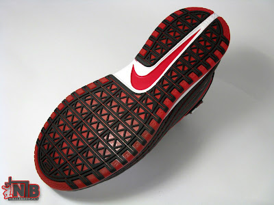nike zoom lebron 6 gr black white red 16 39  A Common Colorway For An Extraordinary Sneaker