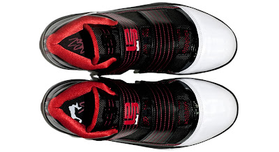 nike zoom soldier 3 gr black white red 4 02 Initial Look at the Black White Red Nike Zoom Soldier 3