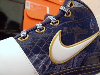 Akron Zips Nike Zoom LeBron VI Has Hit The Streets nike zoom lebron 6 pe akron 6 03 Akron Zips Nike Zoom LeBron VI Has Hit The Streets