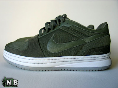A Second Look at the Army Nike Zoom LeBron VI Low Sample nike zoom lebron 6 low ss white army green 2 03 A Second Look at the Army Nike Zoom LeBron VI Low Sample