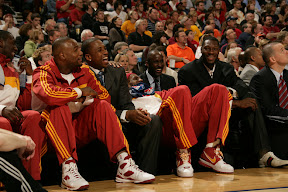 lebron james nba 090329 cle vs dal 03 LeBron Best in March. Cavaliers Lose Two Straight.