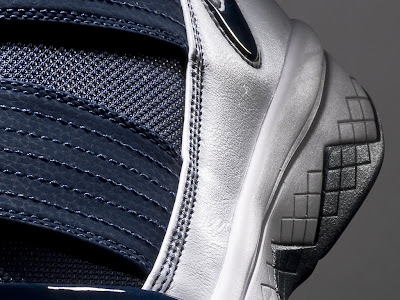 nike zoom soldier 3 gr white navy red 2 11 Coming in June... White and Navy Nike Zoom Soldier 3
