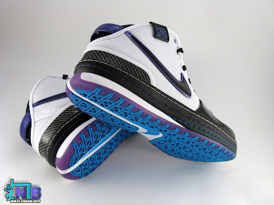 LeBron James and his Summit Lake Hornets Basketball Team Exclusive Photos nike zoom lebron 6 pe summit lake hornets 5 15 LeBron James and his Summit Lake Hornets Basketball Team Exclusive Photos