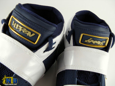 nike zoom lebron 20 5 5 pe playoff navy 1 10 Looking Back at Nike Zoom 20 5 5 With the 2006 Playoff PE