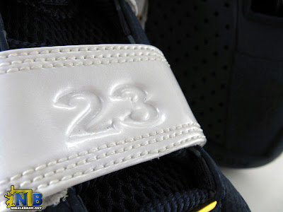 nike zoom lebron 20 5 5 pe playoff navy 1 22 Looking Back at Nike Zoom 20 5 5 With the 2006 Playoff PE
