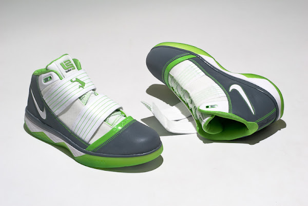 Two Faces of the Dunkman Nike Zoom LeBron Soldier III 3