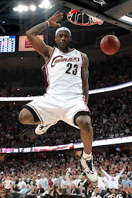 Amazing Encore LeBron and Co. Cruise By Hawks in the Series Opener lebron james nba 090505 cle vs atl 06 game 1 Amazing Encore LeBron and Co. Cruise By Hawks in the Series Opener