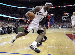 Amazing Encore LeBron and Co. Cruise By Hawks in the Series Opener lebron james nba 090505 cle vs atl 44 game 1 Amazing Encore LeBron and Co. Cruise By Hawks in the Series Opener