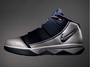 timeline 090526 shoe soldier3 navy 2008 09 Timeline