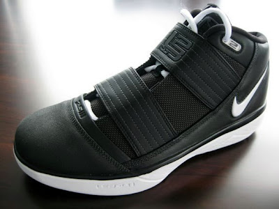 Real Photos of the “Black and White” Nike Zoom Soldier 3 | NIKE LEBRON -  LeBron James Shoes