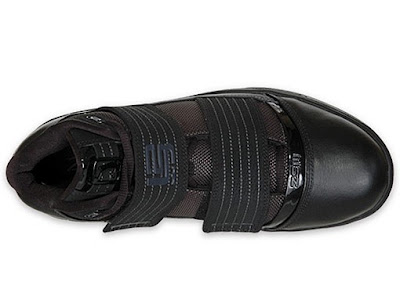 nike zoom soldier 3 gr triple black 3 07 Nike Zoom Soldier III Triple Black Available at Finishline