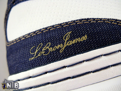 Nike Zoom LeBron VI Low White / Navy / Light Brown Denim lebron6 low navy denim 34 web Nike Zoom LeBron VI Low White / Navy / Light Brown Denim