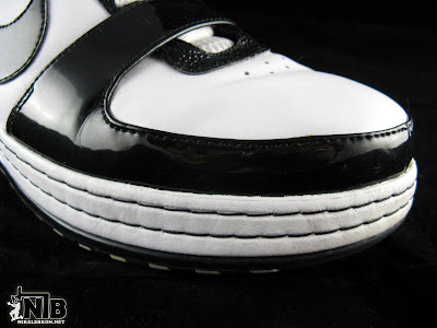 lebron6 low black white 12 web Nike Zoom LeBron VI Low White / Black Patent Leather Showcase