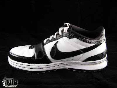 lebron6 low black white 02 web Nike Zoom LeBron VI Low White / Black Patent Leather Showcase