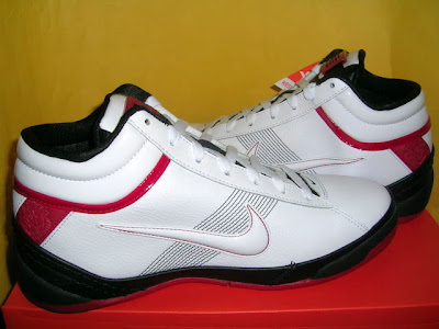 Detailed Look at the Recently Released Nike LBJ Ambassador II nike zoom lebron ambassador 2 gr black white red 2 05 Detailed Look at the Recently Released Nike LBJ Ambassador II