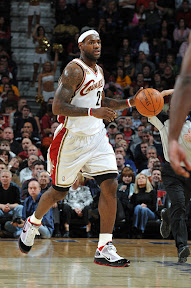 lebron james nba 091031 cle vs cha 09 LeBron and the Cavs Win Two in a Row. LBJ Wears the Piano AML7.