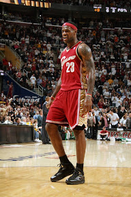 Cavs Lose in the Season Opener. LeBron Breaks out the Black VII. lebron james nba 091029 cle vs bos 14 Cavs Lose in the Season Opener. LeBron Breaks out the Black VII.