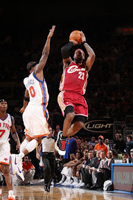 lebron james nba 091106 cle at nyc 09 LeBron Brings Down NYC. Debuts the Red Carpet Nike LeBron VII.