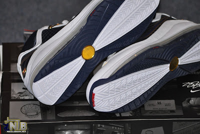 nike air max lebron 7 gr white navy 7 11 Detailed Look at the Recently Released Navy Air Max LeBron VII 