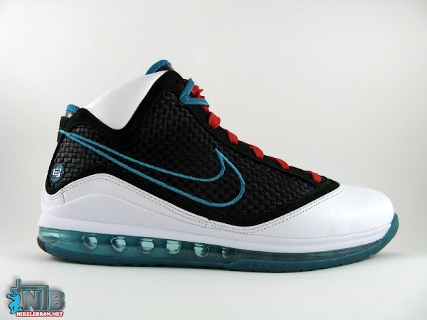 Nike Air Max LeBron VII 8211 Flywire vs NFW 8211 Weight Comparison