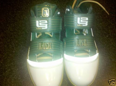 Nike Zoom Soldier III St. Vincent St. Mary Away Edition First Pics nike zoom soldier 3 pe svsm away 1 01 Nike Zoom Soldier III St. Vincent St. Mary Away Edition First Pics