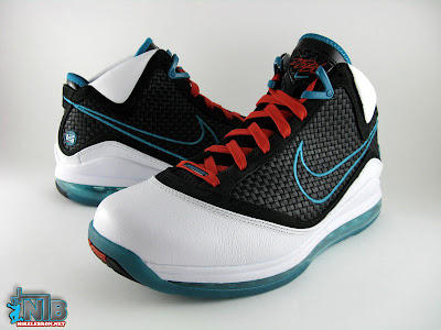 lebron7 red carpet 23 web Air Max LeBron VII Red Carpet Showcase. New Pairs at Citysole.
