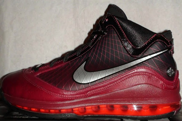 Xmas Air Max LeBron 7 VII Scheduled to Drop on December 26th
