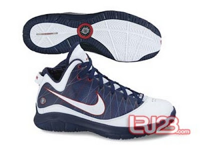 nike lebron 7 ps gr catalog pics 1 03 Introducing the Nike LeBron VII P.S. (Post Season?). A Retooled version of the AMLVII.