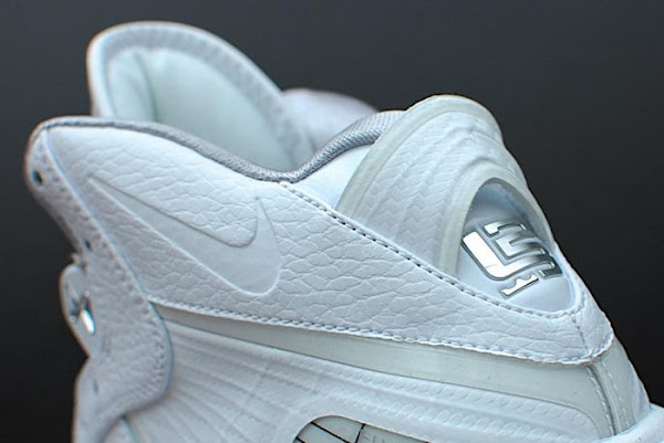 Nike Air Max LeBron VIII Kids Size All White Sample 8211 Unteasered