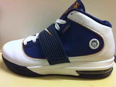 Nike Zoom Soldier IV Akron Exclusive House of Hoops Release Date nike zoom soldier 4 pe akron home 1 01 Nike Zoom Soldier IV Akron Exclusive House of Hoops Release Date