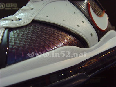 nike air max lebron 8 gr white navy red 1 09 Nike LeBron VIII 417098 100 White/Navy/Red Coming on 11/24