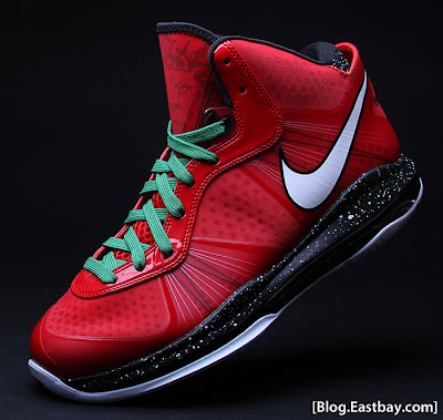 Nike Air Max LeBron 8 V2 Christmas Day Special December 25th nike air max lebron 8 v2 christmas 4 09 Nike Air Max LeBron 8 V2 Christmas Day Special December 25th