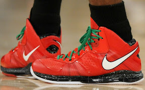lebron james nba 101225 mia at lal 17 LeBron Has Triple Double Jaws With Kobe as Heat Take Down Lakers on Christmas Day